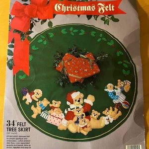 Vintage Felt Tree Skirt Kit by Christmas Designs for the Needle Teddy Bears